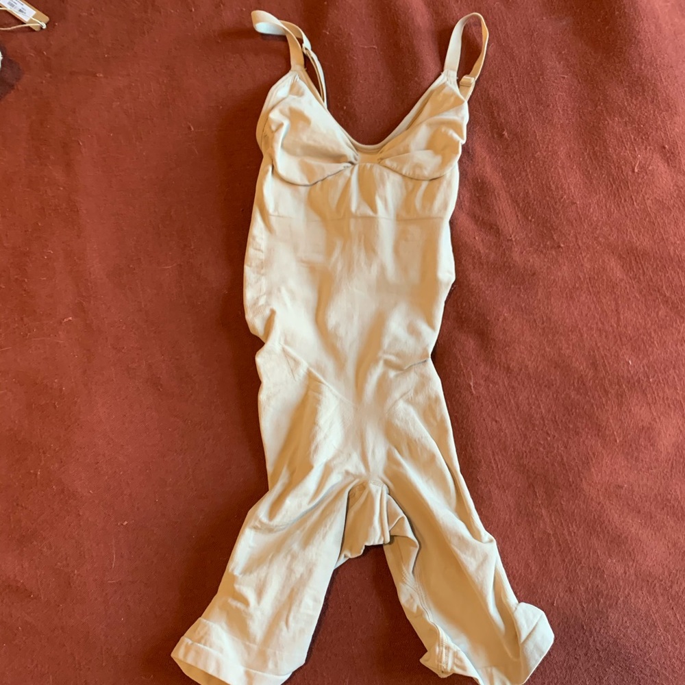 Skims shapewear S/M